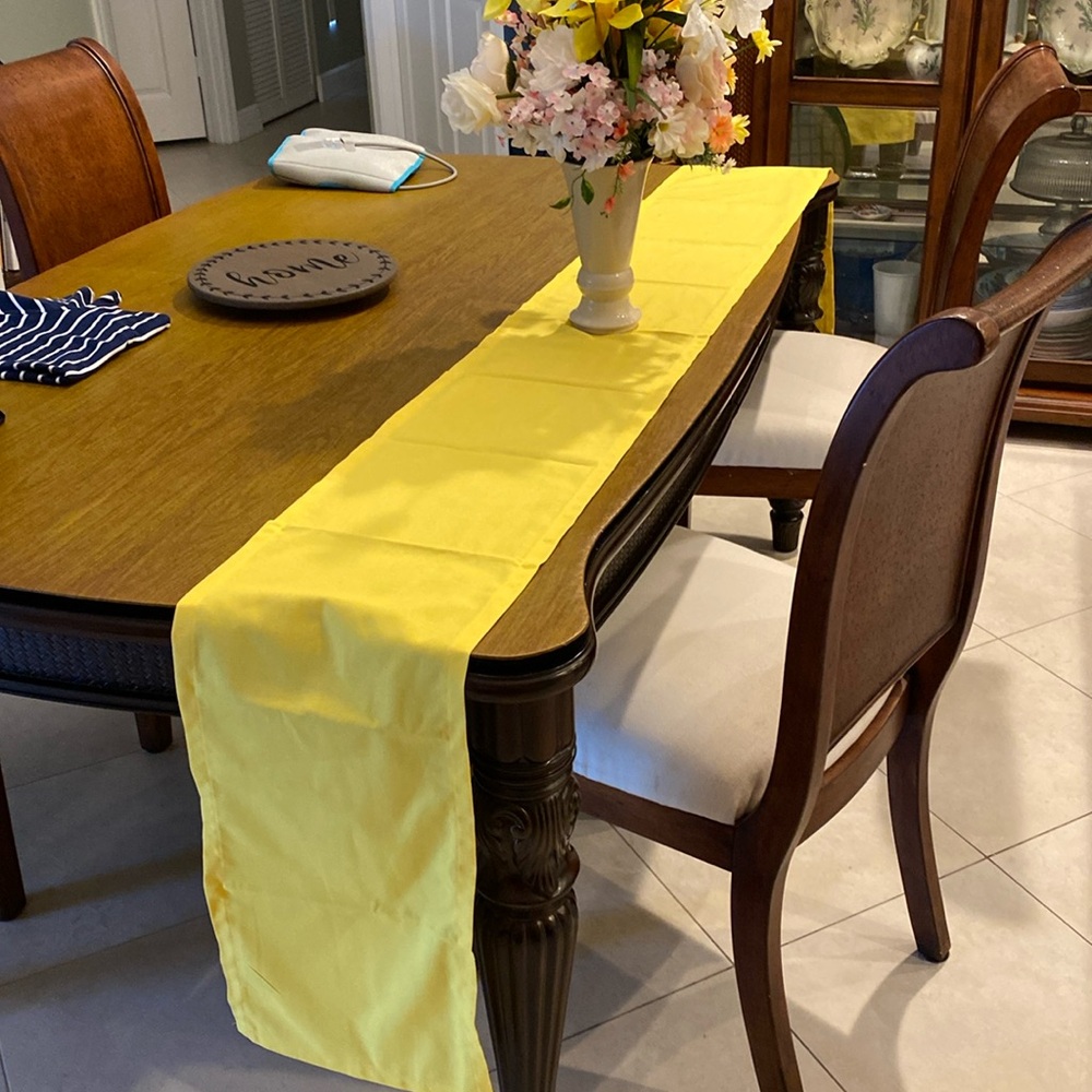 Letjolt yellow table runner